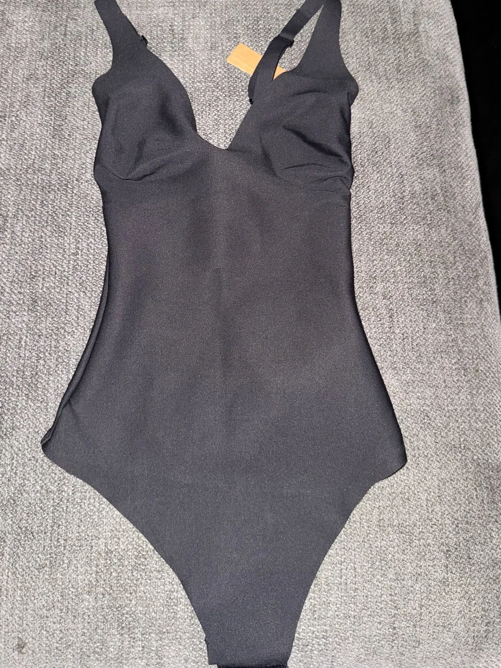 NWT SKIMS BODY CS PLUNGE BODYSUIT SZ S